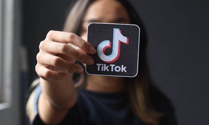 Como baixar vídeo do Tik Tok preservando qualidade no seu navegador