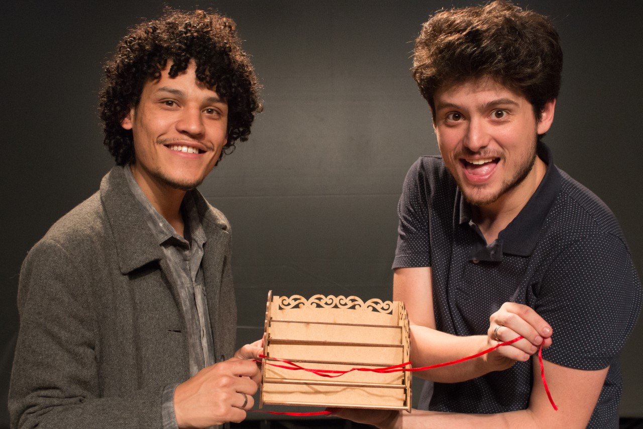 Diego Lima e Guilherme Trindade: casal gay inaugura espaço teatral A Toca dos Poetas
