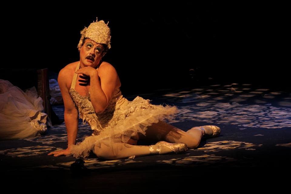 Amauri Reis em Boa Noite Cinderela em cartaz em BH