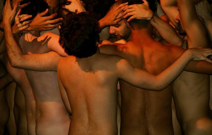 Baseado em poesia queer, espetáculo homoerótico 'Anatomia do Fauno' volta à SP Escola de Teatro