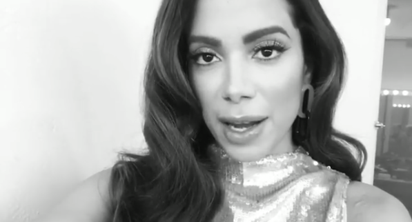 Anitta diz que não vota em candidato homofóbico