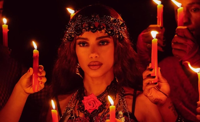 Anitta tem 6 singles no ranking das baladas LGBT