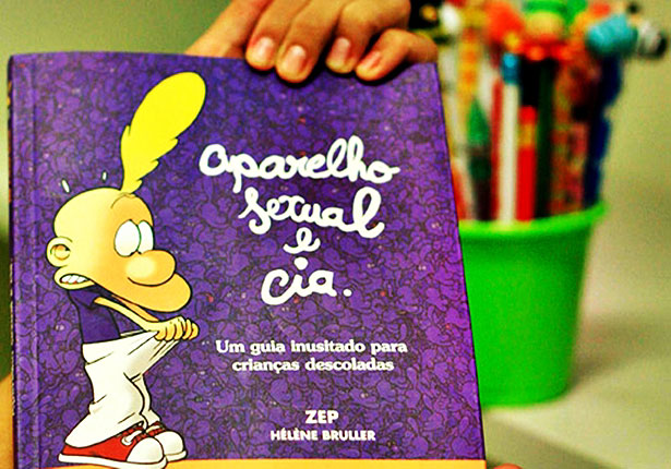 Cia das Letras fala sobre livro Aparelho Sexual e Cia, chamado de kit gay por Bolsonaro