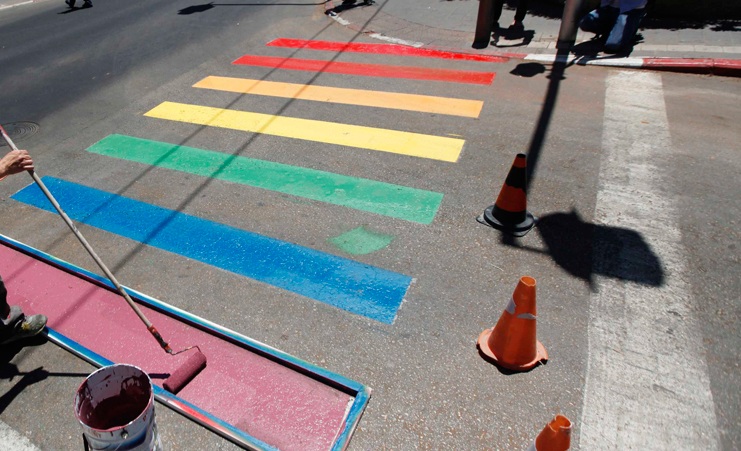 Faixa de pedestres na Pituba com as cores arco-íris fará parte de ação LGBT em Salvador 