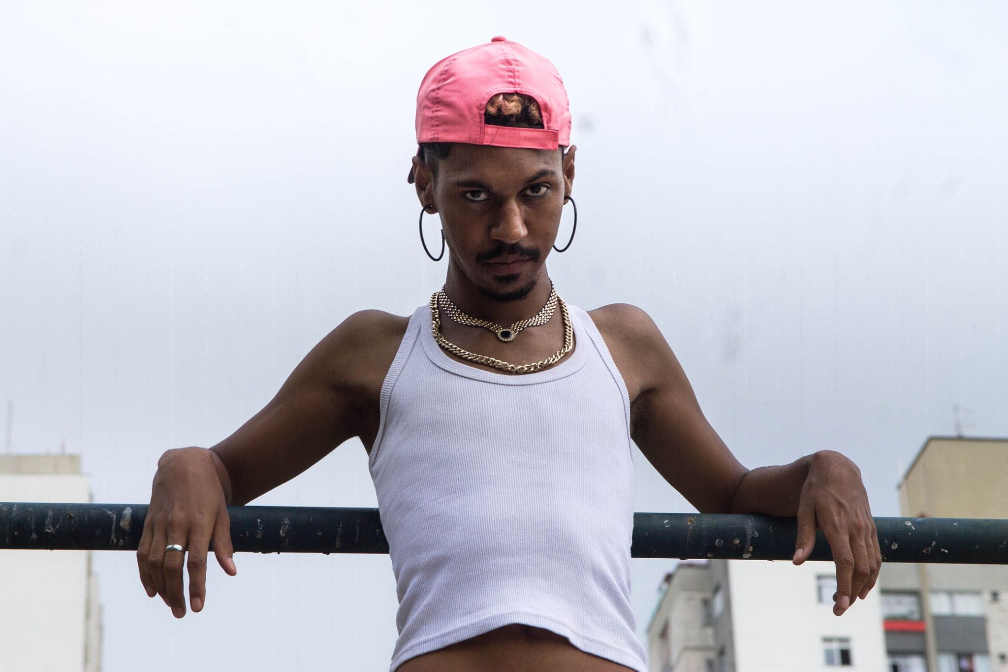 Autor de Rap de Viado, Azizi MC lança novo single com DJ Zeu, Copycat