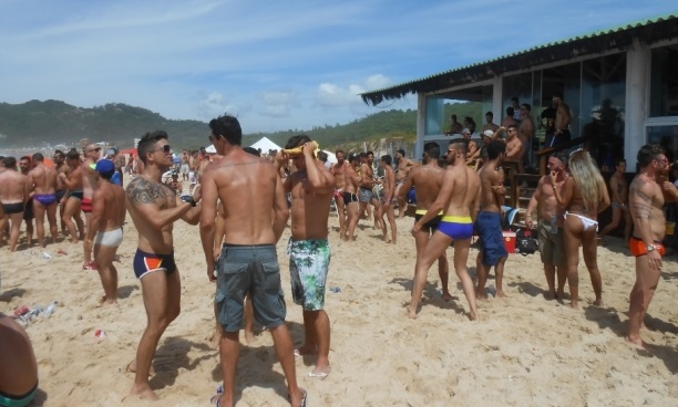 Bar do Deca, na Praia Mole, fecha temporariamente