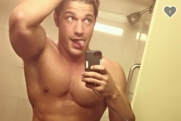 Brandon, ator pornô gay da produtora Sean Cody, abriu campanha em site de crowdfunding para mudar de cidade