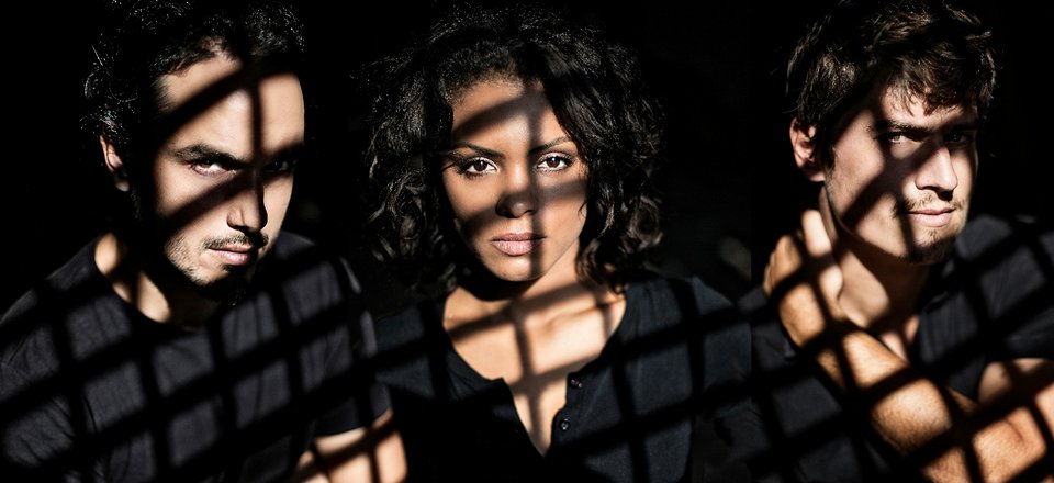 Bruta Flor: peça com Leo Rosa e Lidi Lisboa explora relacionamento de casal gay no Teatro Raposo, em São Paulo