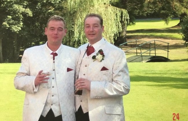 Casal gay morre um após o outro na Inglaterra