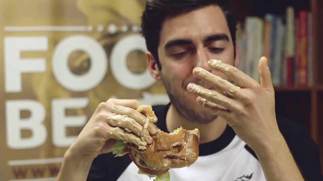Comer hambúrgueres e fast-food te faz virar gay, diz estudo