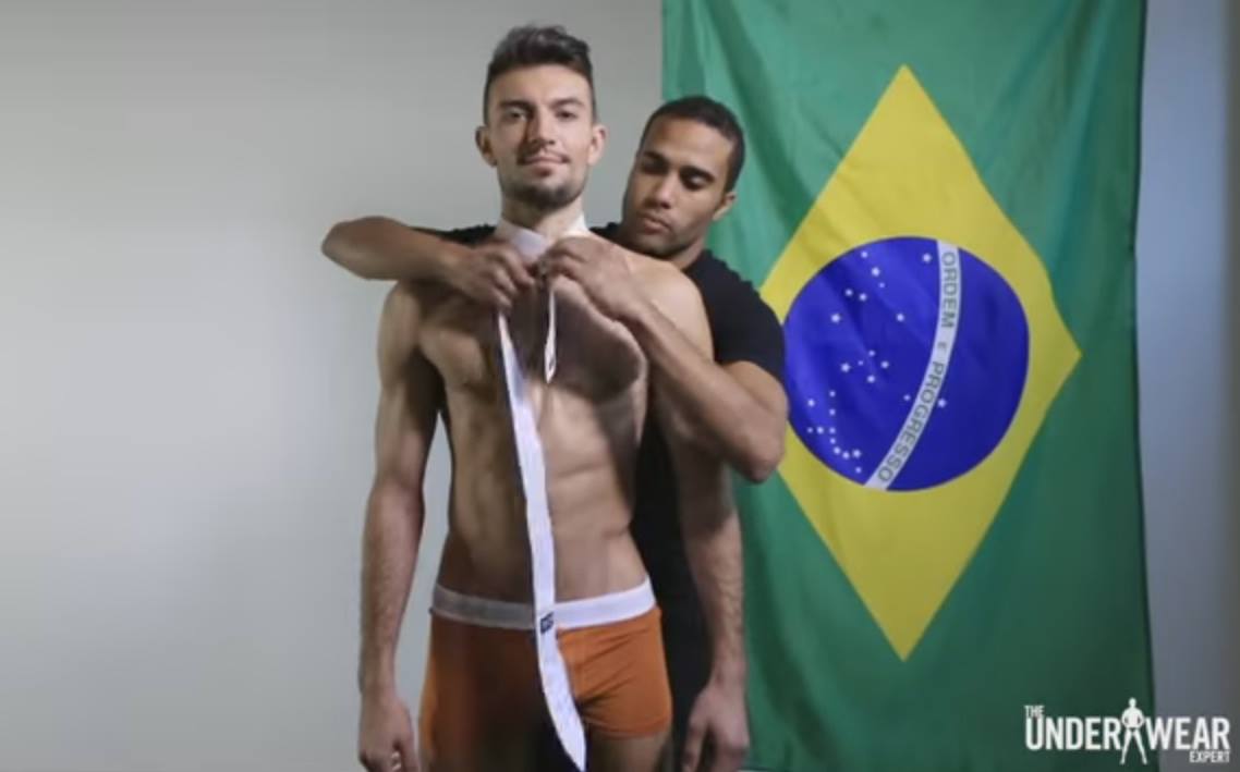 Vídeo mostra as tradições e cores de cuecas para passar o réveillon em vários países como o Brasil