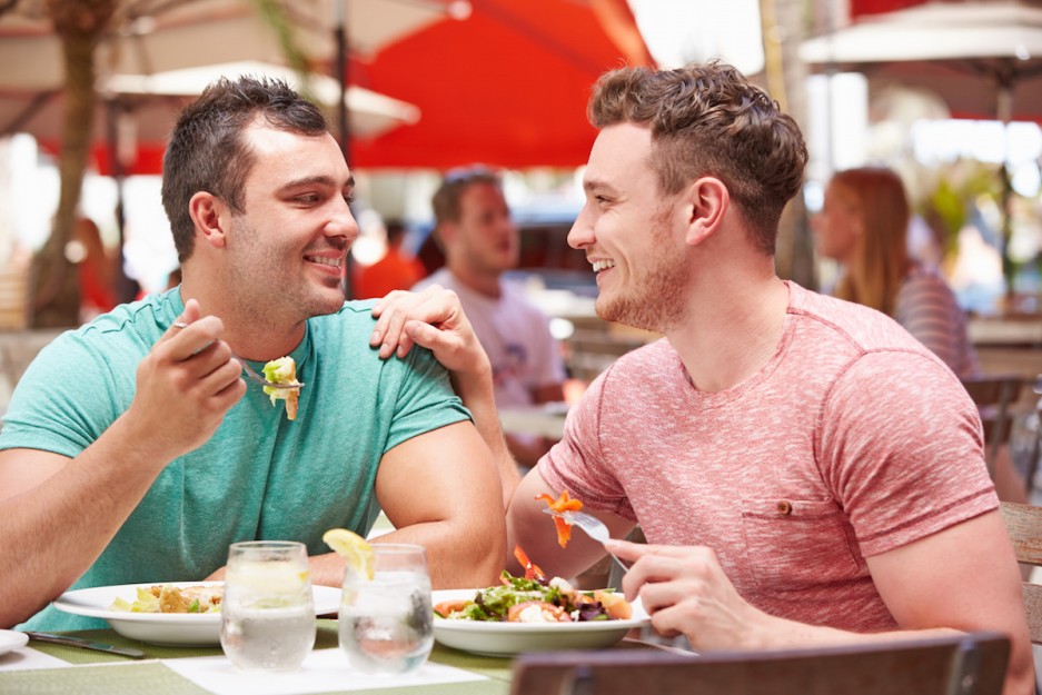 Guia Gay São Paulo lista bares e restaurantes LGBT que têm promoções para o Dia dos Namorados