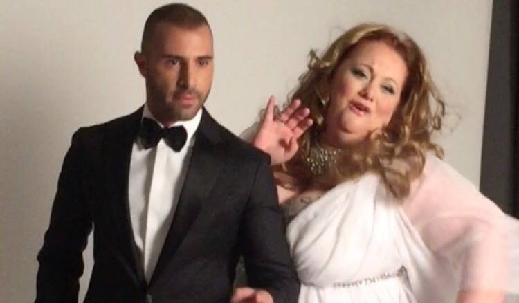 Beth Sacks e DJ Aron: novo videoclipe Voulez-Vous