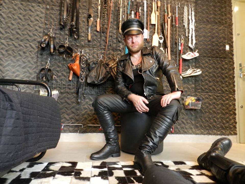 Dom Barbudo - amante do couro e BDSM ganhou 1º concurso Mr. Leather Brasil 2017