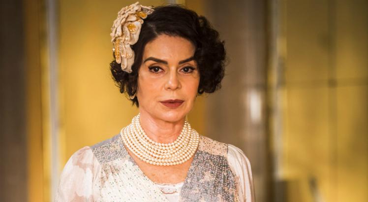 Emília (Françoise Forton) tem caso lésbico com Carolina (Mayana Moura) em Tempo de Amar, sugere Lucinda