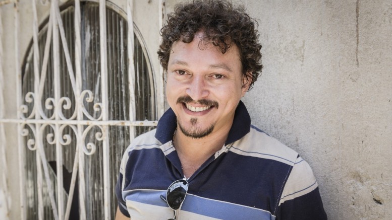 Fábio Lago é Nick, cabeleireiro afeminado na novela 'O Outro Lado do Paraíso'