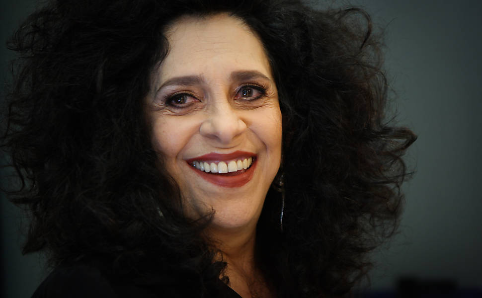 Gal Costa fala sobre homofobia e Jair Bolsonaro e travestis