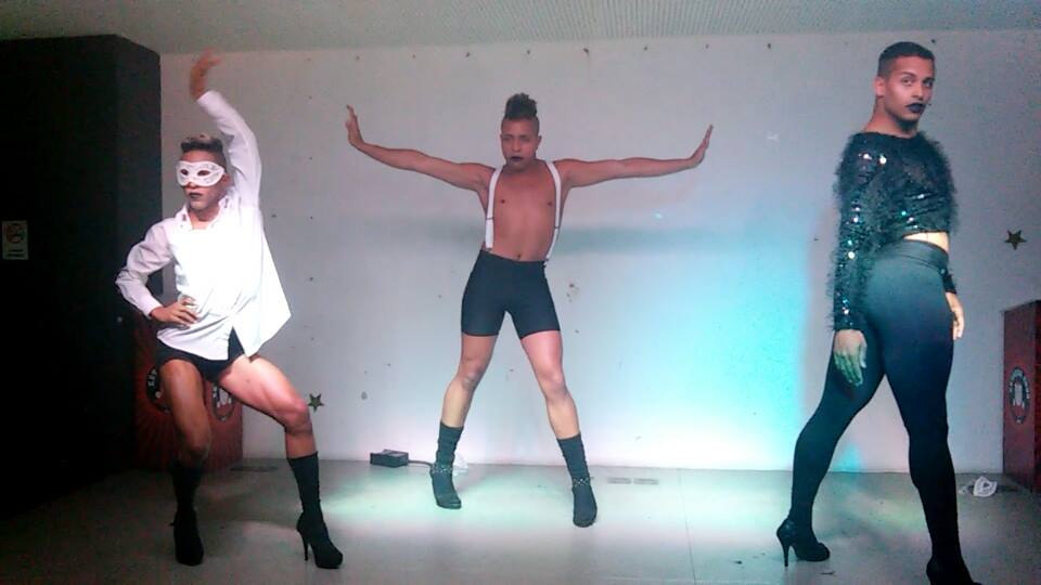Group'New Class dança stiletto e faz sucesso na noite gay de BH e elogiado por divas do pop