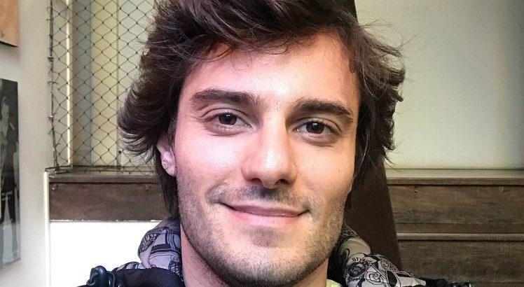 Hugo Bonemer assume que é gay e que namora um ator