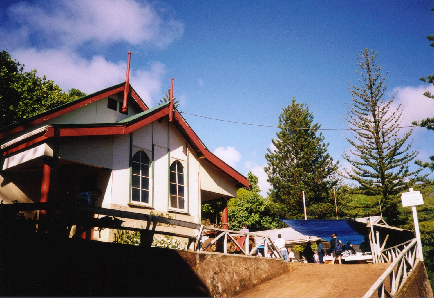 Igreja Adventista do Sétimo Dia nas Ilhas Pitcairn, que aprovaram o casamento gay