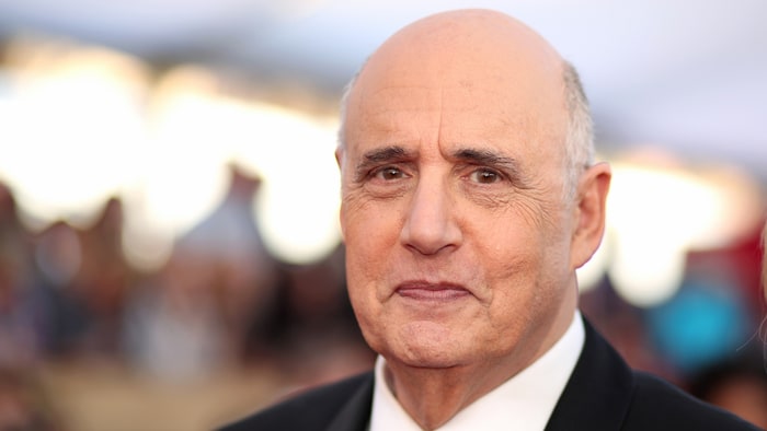 Jeffrey Tambor é demitido de 'Transparent' por assediar transexuais