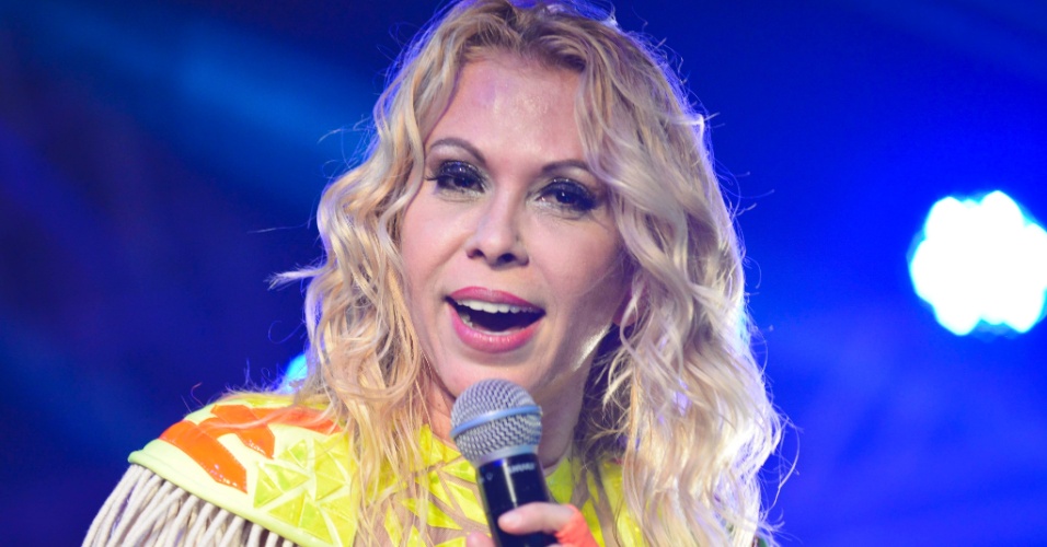 Joelma publica comunicado sobre suposta declaração infeliz a respeito de gays na boate Pulse de Orlando