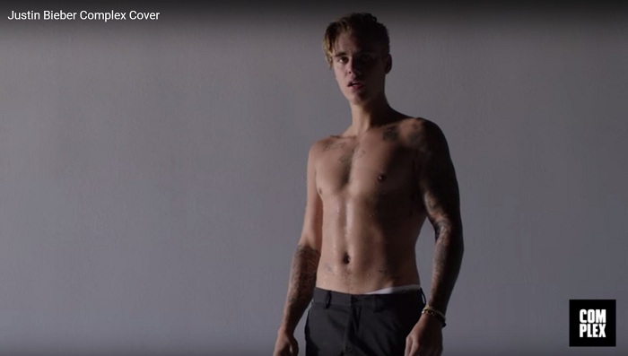 Justin Bieber algemado e mergulhado em ensaio sexy para a Complex Magazine