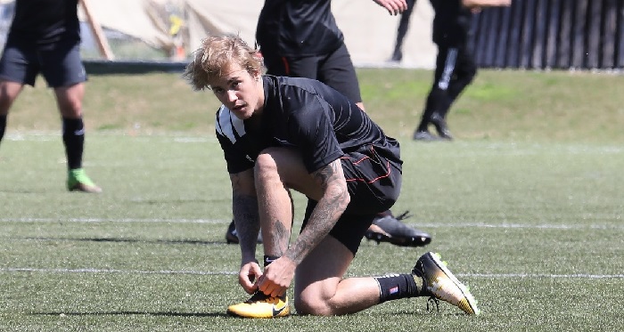 Justin Bieber: gatinho foi jogador futebol na Califórnia. Confira as imagens