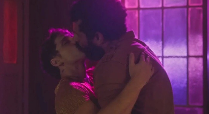 Beijão: Kelvin e Ramiro protagonizam esperada cena gay do ano