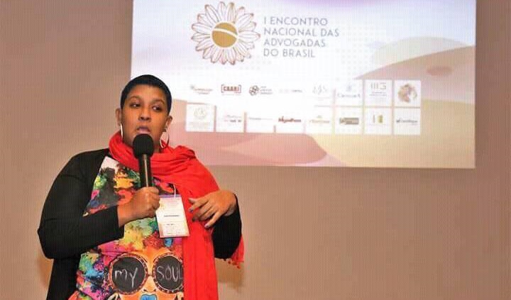 Bissexual e ativista, Laina Crisóstomo é candidata a deputada federal pelo Psol na Bahia