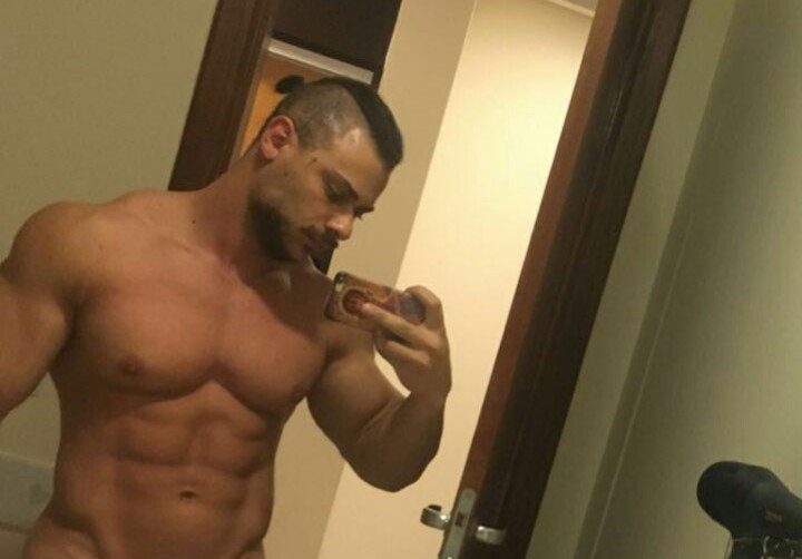 Leo Stronda - vaza nude do cantor saradão e Twitter enlouquece