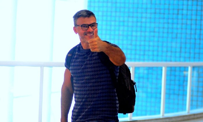 Leonardo Vieira é contratado pela Record após se assumir gay