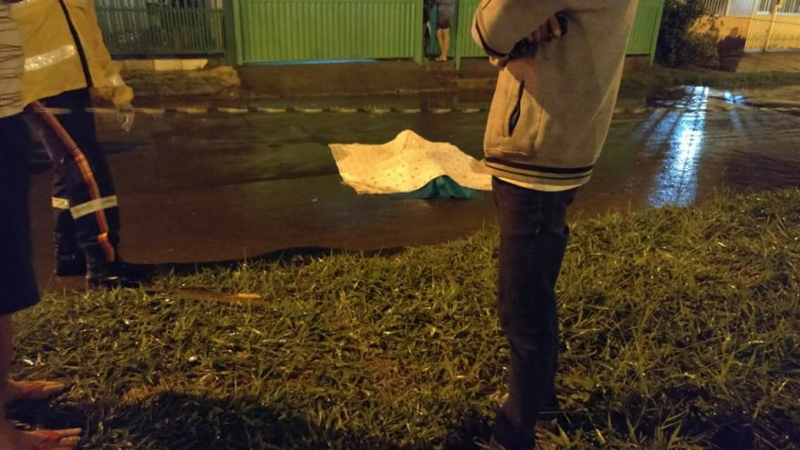 Lésbica é morta pelo pai da namorada ao fazer pedido de casamento