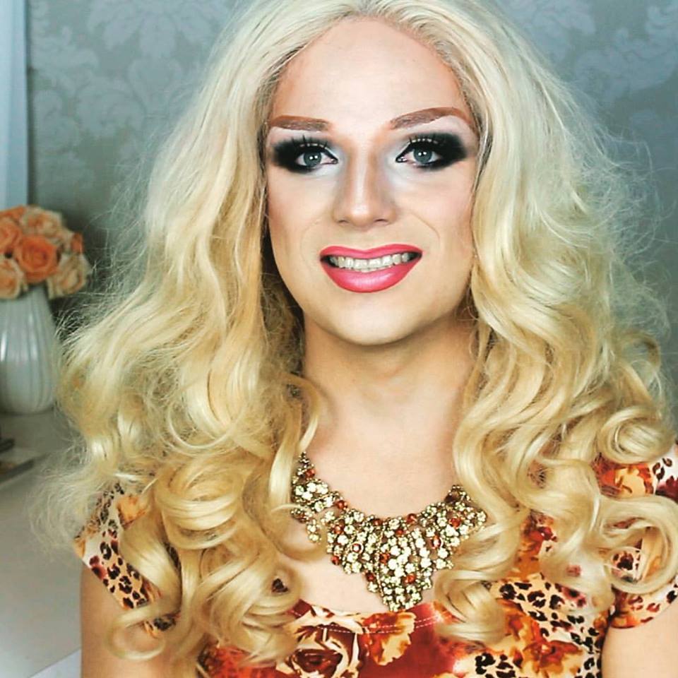 Youtuber Lorelay Fox fala de nerds e drag queens na Bienal do Livro de Minas