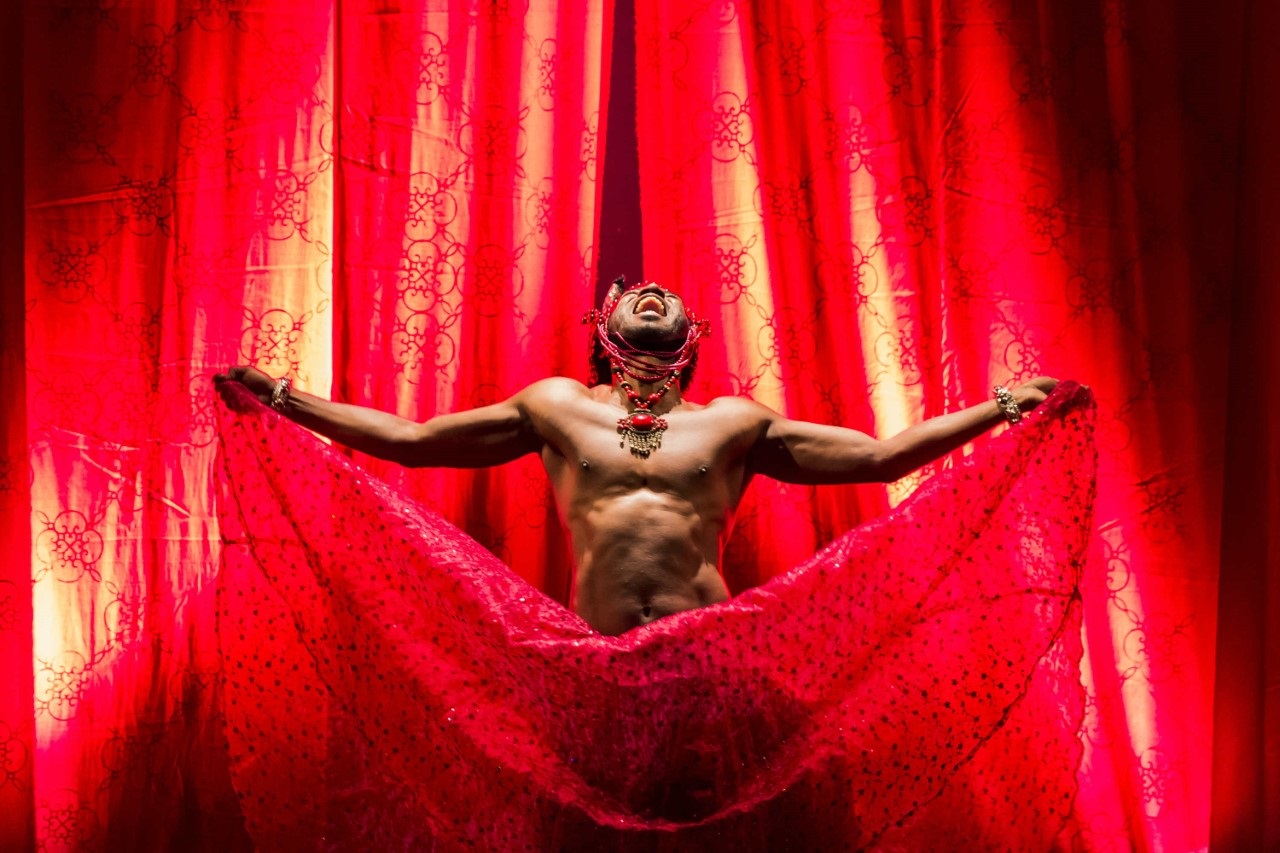 Madame Satã: espetáculo resgata história do marginal e boêmio gay carioca