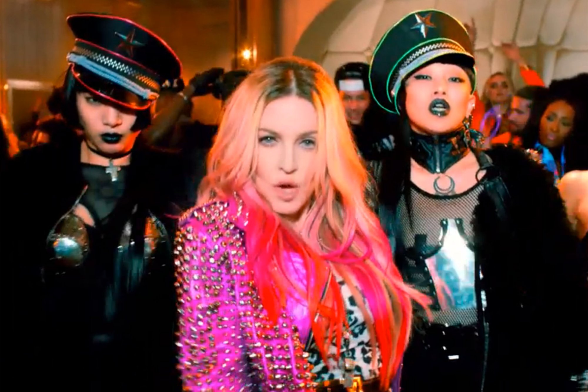 Madonna bate seu próprio recorde na Billboard com single de 'Bitch I'm Madonna' no Dance Club Songs