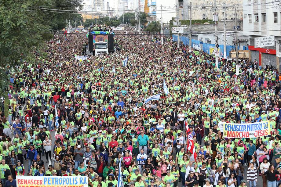 Para frequentadores da Marcha para Jesus, escola deve ensinar respeito a gays