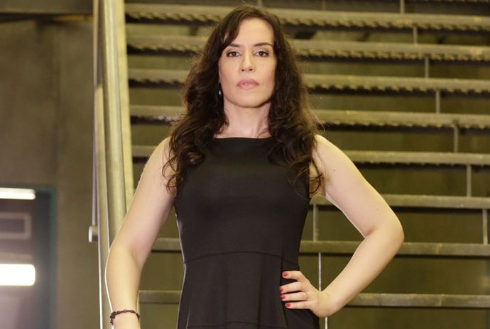 Atriz Maria Clara Spinelli vive transexual na série Supermax da Globo