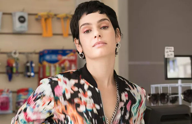 Flávia (Maria Flor) vira lésbica no final de 'A Lei do Amor'