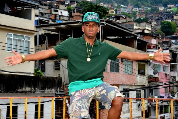 MC Nego do Borel revela ter tido relação gay no passado