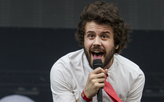 Michael Angelakos, líder do Passion Pit, declara-se gay