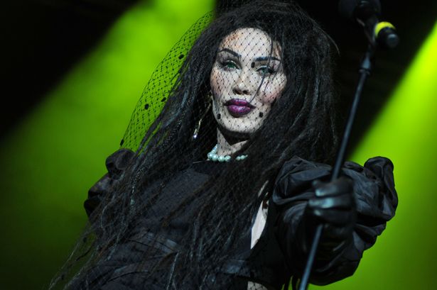 Morre Pete Burns, vocalista do Dead or Alive