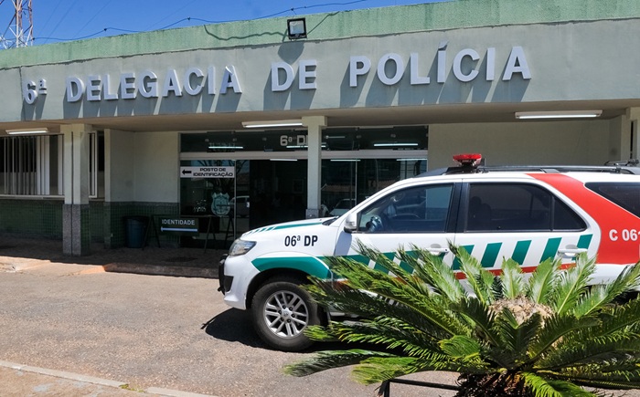 Mulher diz ter sido cantada, xinga outra e é presa