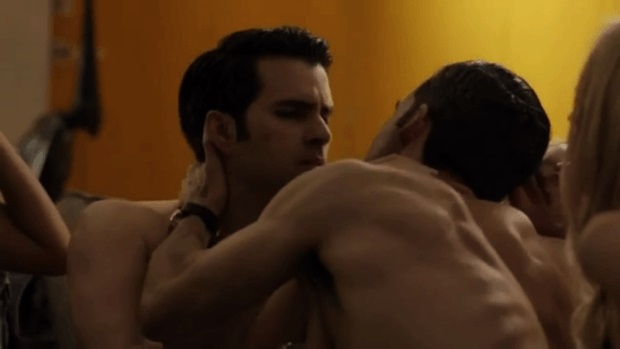 Cena gay em 'O Senhor dos Céus' entre Alan Slim e Jesús Moré