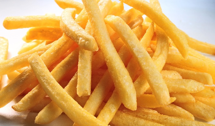 Festa gay no Terraço Club, na Frei Caneca, tem open food de batata frita