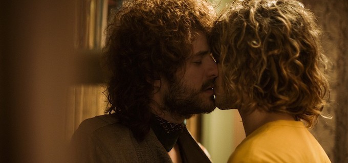 Mauricio Destri e Konstantinos Sarris: cena de sexo gay vai ao ar em Os Dias Eram Assim