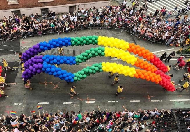 25 imagens da Parada LGBT de Nova York 2017