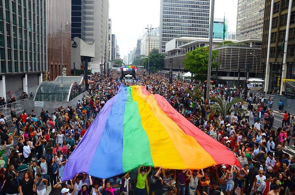 Americanos lideram buscas por hospedagem em São Paulo dentre os estrangeiros na semana da Parada do Orgulho LGBT em 2015