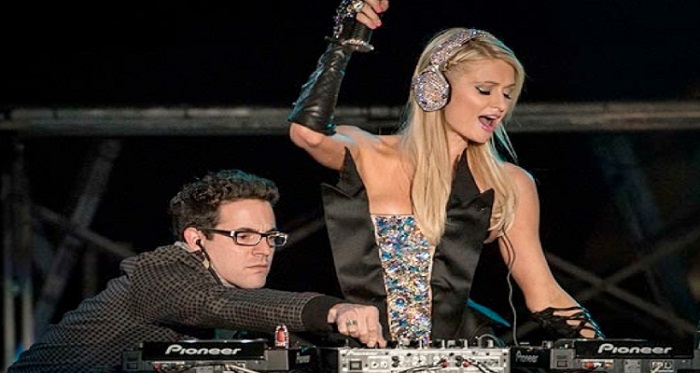 Paris Hilton tocará no Camarote Salvador no carnaval 2018