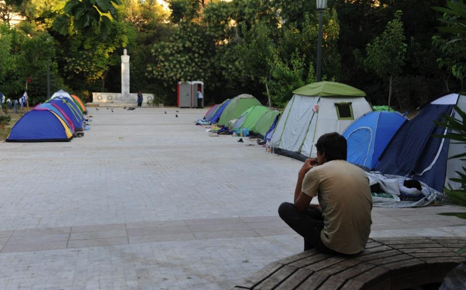 Sexo gay - Imigrantes precisam se prostituir na Grécia para sobreviver